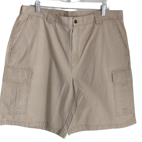 LL Bean 10" Cargo Shorts Men's Size 38 x 10 Tan Multi Pockets Zip Fly Cotton - Picture 1 of 9